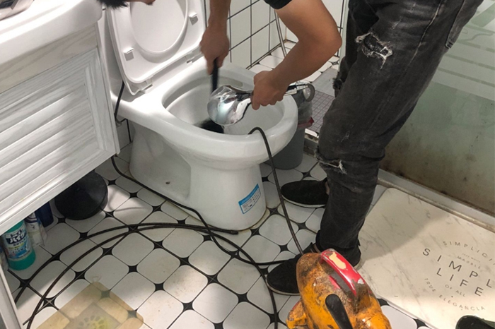 牟平马桶堵塞自己疏通还是找师傅?专业上门服务让你省时更省心